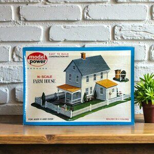 Vintage Model Power #1513 Old Country Farm House w Fence Railroad Building Kit